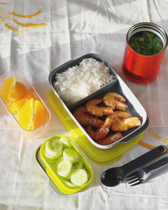 Không muốn chồng 'cơm hàng cháo chợ', vợ đảm chăm chỉ dậy sớm chuẩn bị loạt cơm hộp ngon lành đủ dưỡng chất