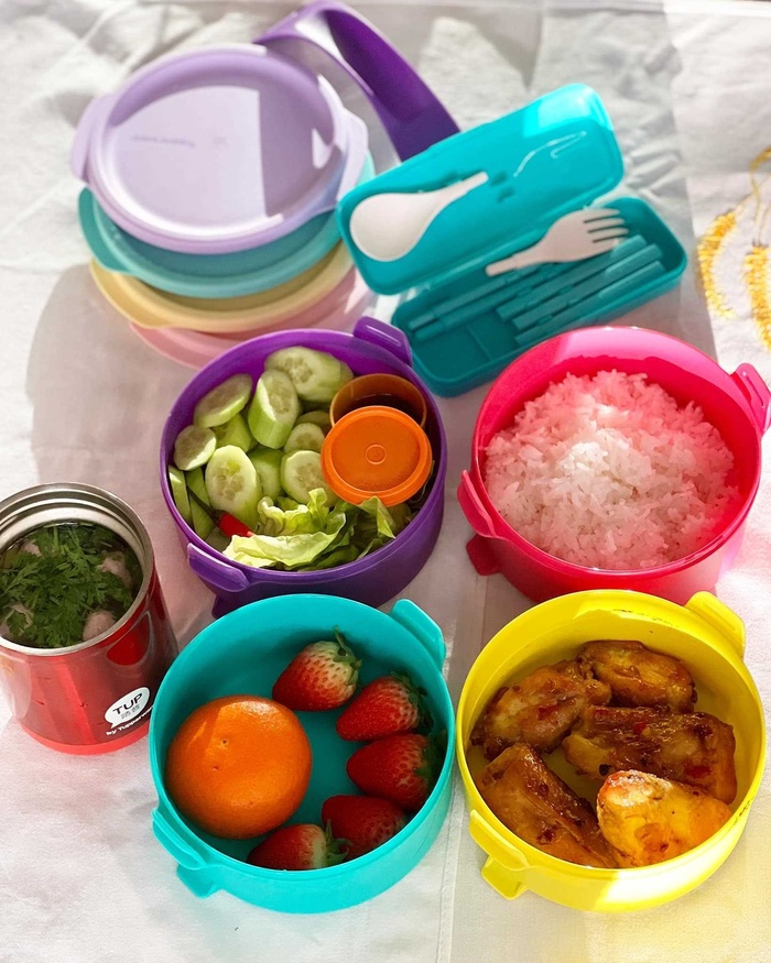 Không muốn chồng 'cơm hàng cháo chợ', vợ đảm chăm chỉ dậy sớm chuẩn bị loạt cơm hộp ngon lành đủ dưỡng chất