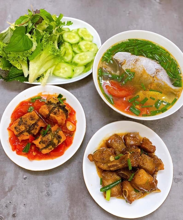 Mẹ 8X nấu loạt mâm cơm đẹp mắt, ngon miệng: 'Phụ nữ biết nấu ăn cũng có cái hay, nó là lửa để giữ hạnh phúc'