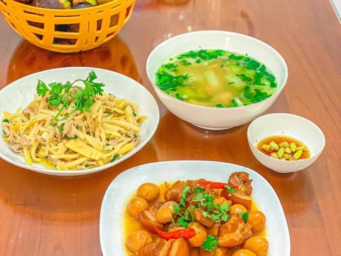 me 8x nau loat mam com dep mat ngon mieng phu nu biet nau an cung co cai hay n Mẹ 8X nấu loạt mâm cơm đẹp mắt, ngon miệng: 'Phụ nữ biết nấu ăn cũng có cái hay, nó là lửa để giữ hạnh phúc'