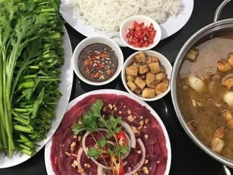 mon ngon cuoi tuan cach nau lau bo mam ruoc dac san binh duong Món ngon cuối tuần: Cách nấu lẩu bò mắm ruốc đặc sản Bình Dương