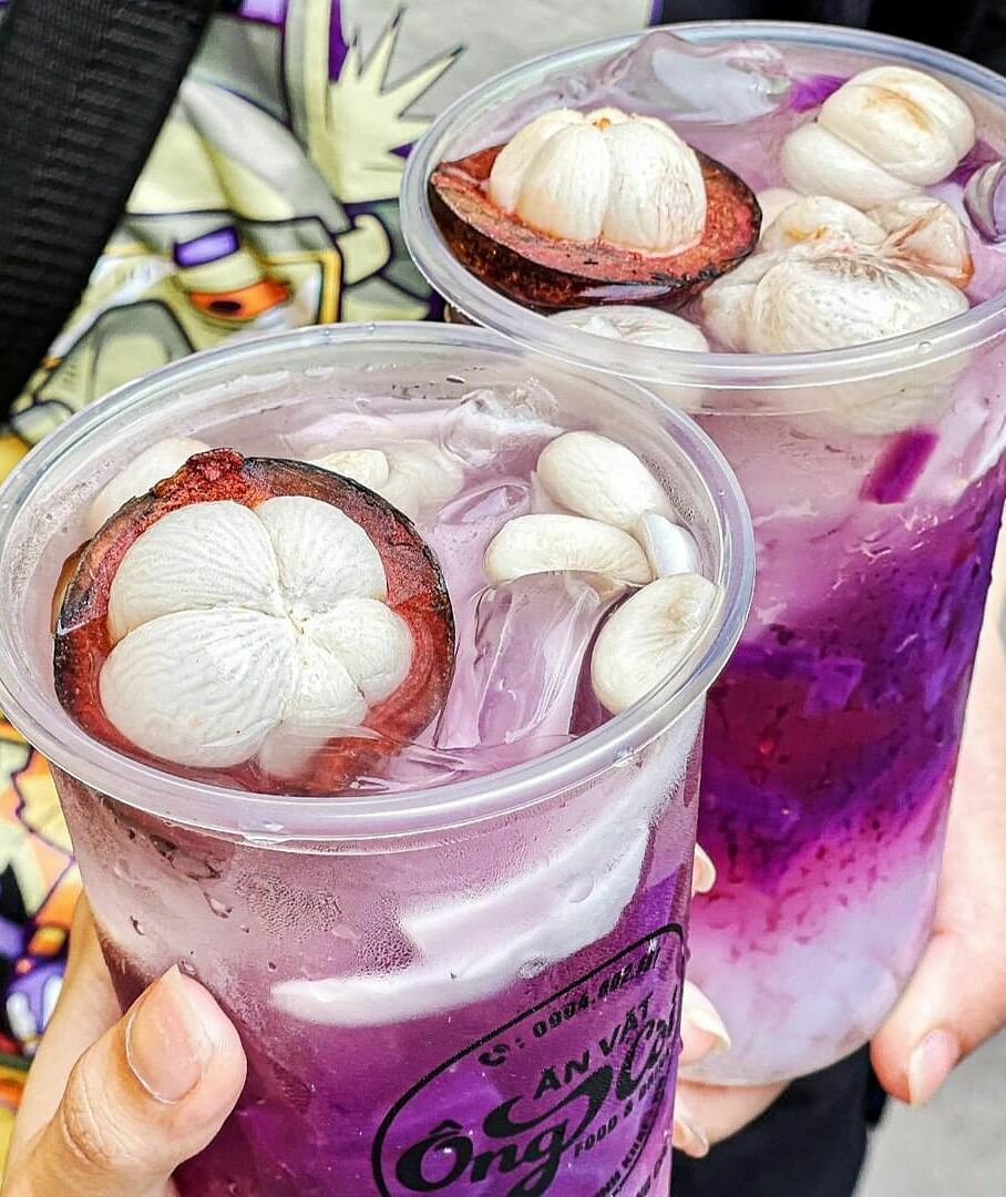 Trào lưu 'nước dừa nhai' giải khát mùa hè