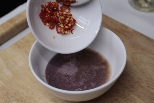 Cách pha mắm tôm ăn bún đậu hay chấm thịt luộc cực ngon