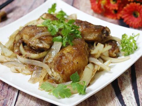 canh ga chien nuoc mam gion ngon an het ca dia ma khong thay chan Cánh gà chiên nước mắm giòn, ngon ăn hết cả đĩa mà không thấy chán