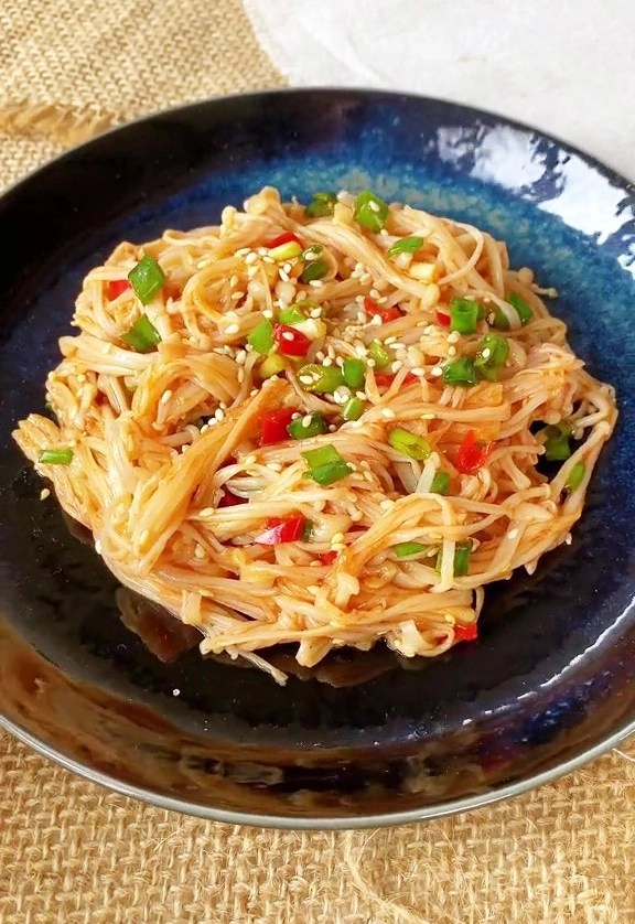 Nấm kim châm chế biến thế này thì ngày nào ăn cũng không thấy ngán, vừa ngon vừa có cả ngàn lợi ích cho sức khỏe