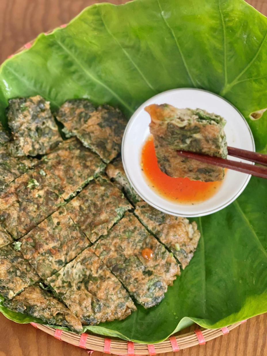 Trứng rán ngải cứu