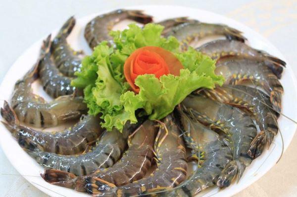Cách làm tôm rang muối tỏi ớt đơn giản tại nhà