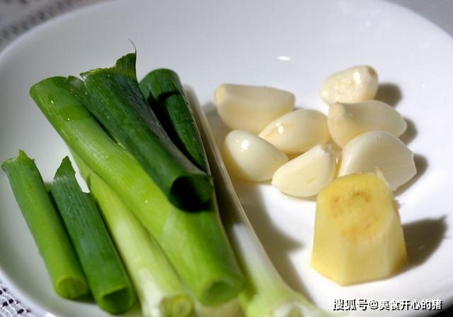 Công thức làm cá kho tộ tại nhà cực đơn giản, ngon 