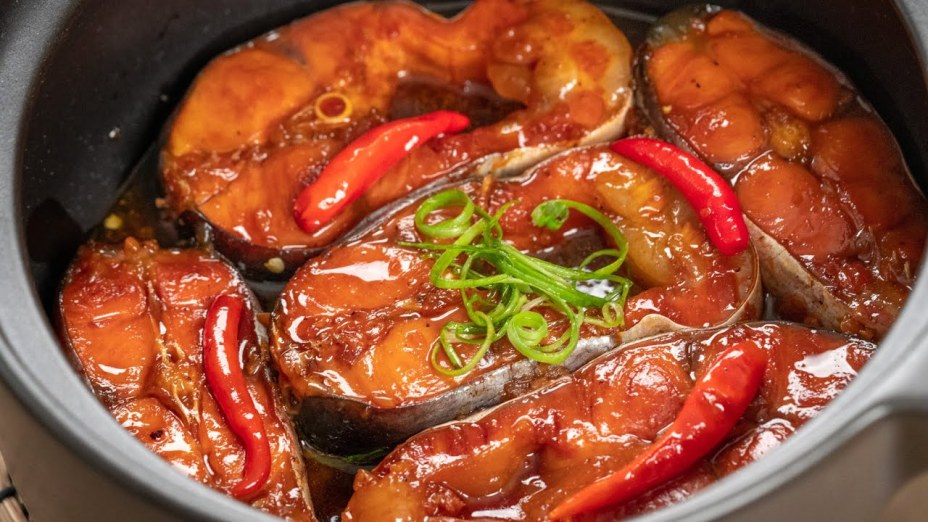 Công thức làm cá kho tộ tại nhà cực đơn giản, ngon 