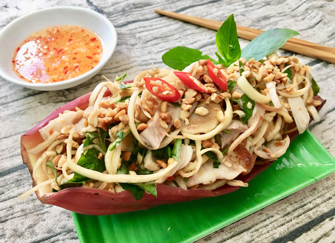 Nộm bắp chuối gà xé