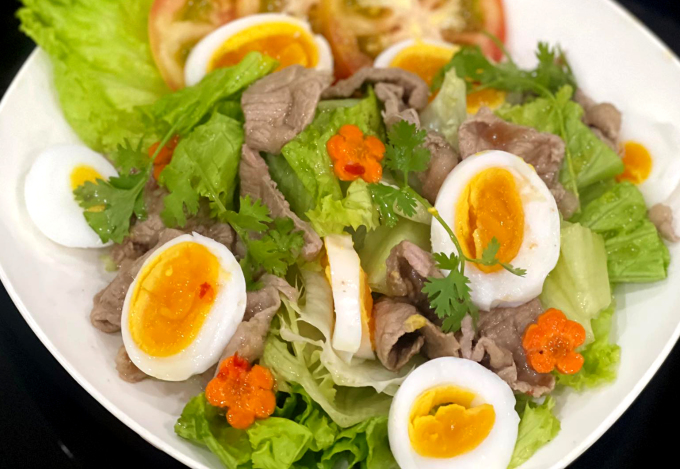 Salad thịt bò xà lách