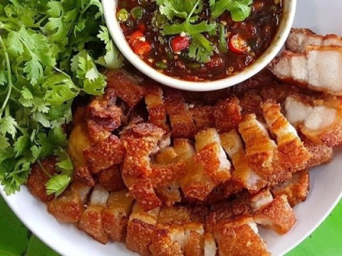 thit ba chi chien gion kieu thai ngon kho cuong Thịt ba chỉ chiên giòn kiểu Thái ngon khó cưỡng