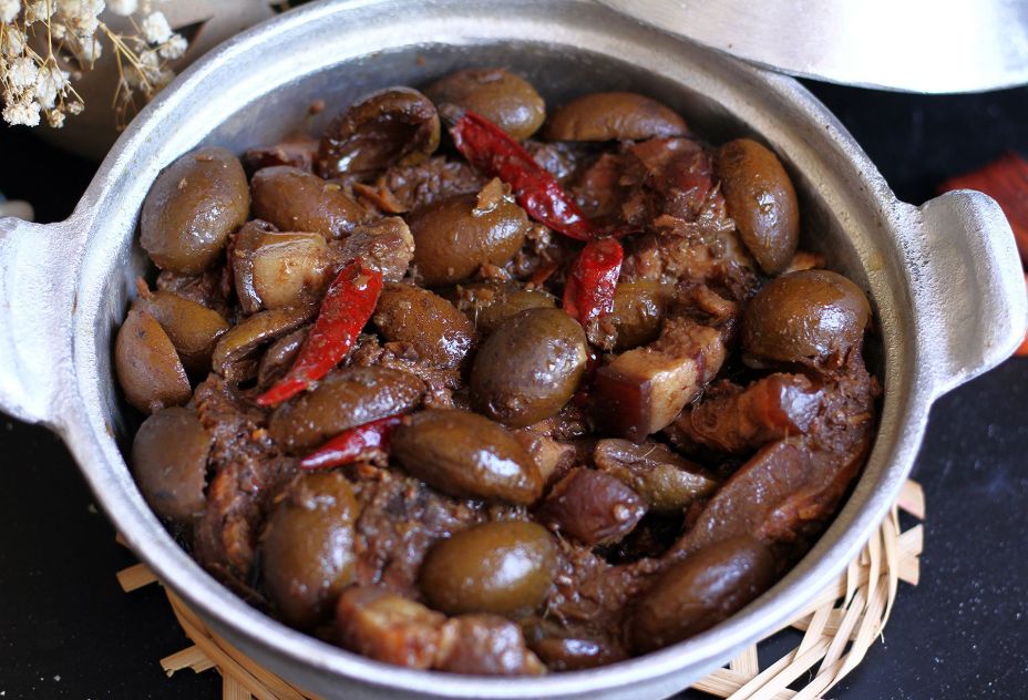 Cá kho trám xanh - thức quà mùa thu