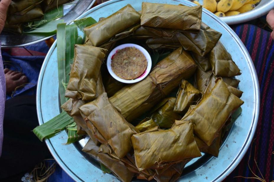 Bánh tét 'Chăm' thoáng hương trong ngày Tết Việt