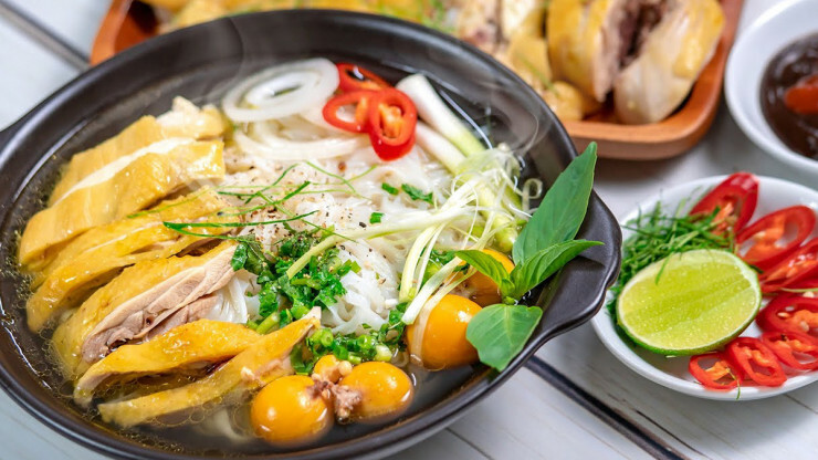 Chúng ta ai cũng ăn phở, nhưng phở Hà Nội ngon và chuẩn vị phải ăn như thế nào?