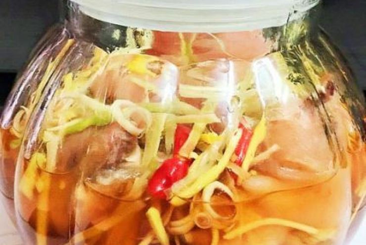 Món ngon cuối tuần: Móng giò ngâm chua ngọt ăn nhiều mà không ngán