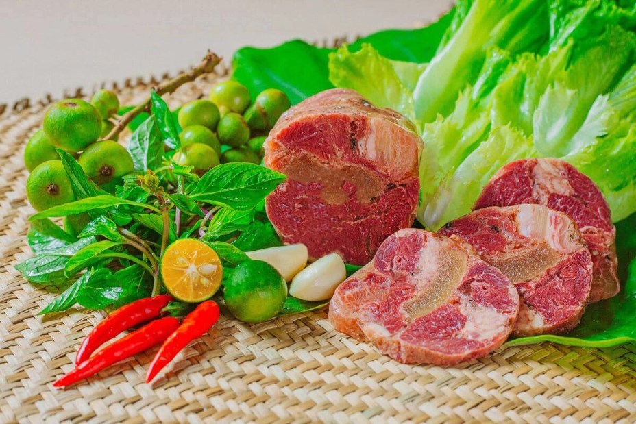 Thế giới giò chả Việt: Miền Trung có 3 loại giò chả nức tiếng thơm ngon