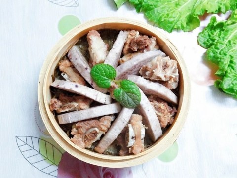 bua toi ngon mieng voi mon suon hap khoai mon de lam Bữa tối ngon miệng với món sườn hấp khoai môn dễ làm