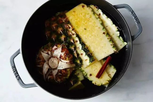 Dứa đang vào mùa, ngoài ăn trực tiếp còn làm món này giúp cấp ẩm và thải độc cho da hiệu quả