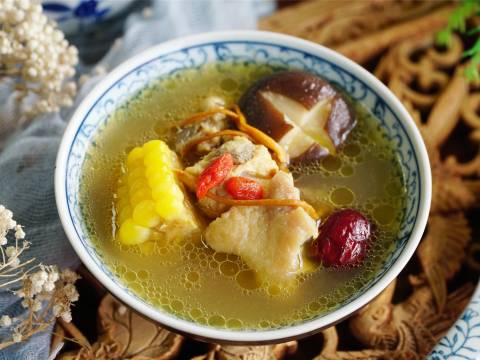 ham canh ga chu y 3 nho 3 khong cho de nuoc dung vang ong beo ngay Hầm canh gà chú ý “3 nhớ, 3 không cho” để nước dùng vàng óng, béo ngậy