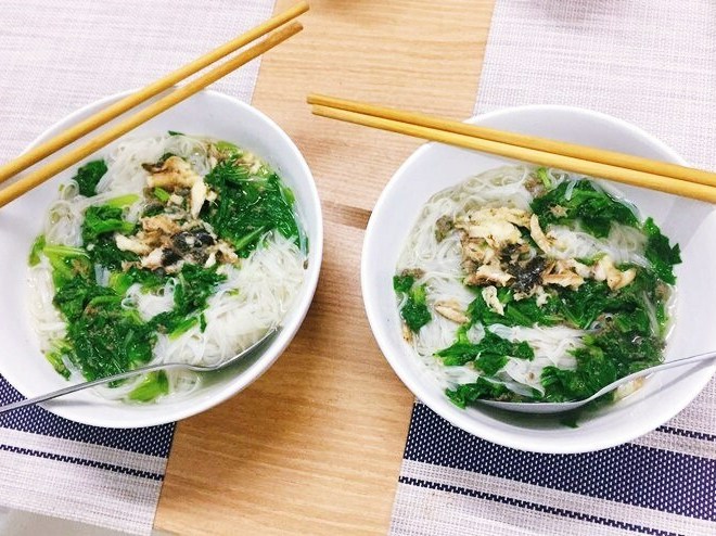 8X đảm đang khoe những bữa cơm giản dị, chồng khen ngợi hết lời