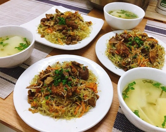 8X đảm đang khoe những bữa cơm giản dị, chồng khen ngợi hết lời