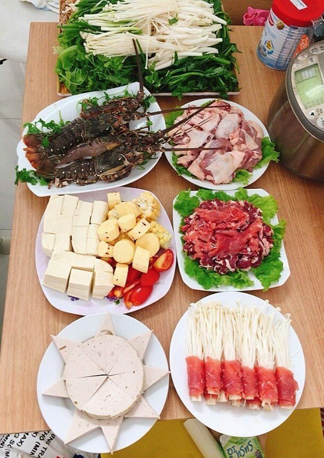 8X đảm đang khoe những bữa cơm giản dị, chồng khen ngợi hết lời