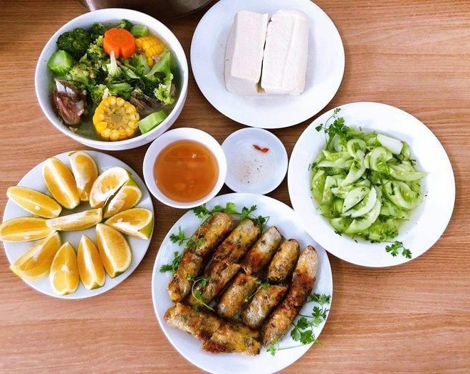 8X đảm đang khoe những bữa cơm giản dị, chồng khen ngợi hết lời