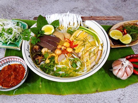 cach nau pho ga ha noi don gian ngay tai nha Cách nấu phở gà Hà Nội đơn giản ngay tại nhà