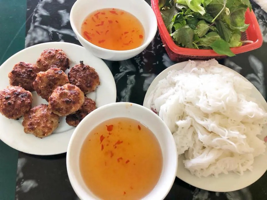 Cũng là bún chả nhưng người dân xứ Thanh có cách thưởng thức rất riêng, ai ghé thăm cũng nên thử 1 lần