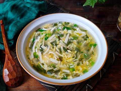 he nong ra nhieu mo hoi nau ngay canh nay mat lim lai bo sung nuoc thom ngon de an 1 Hè nóng ra nhiều mồ hôi, nấu ngay canh này mát lịm lại bổ sung nước, thơm ngon dễ ăn