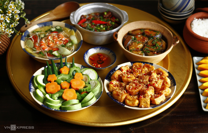 Mâm cơm dân dã miền Tây mùa nắng nóng