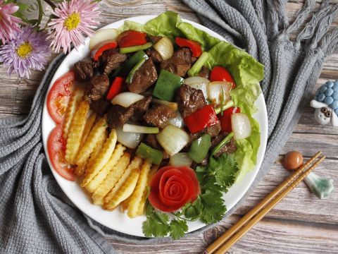 cach lam bo luc lac rau cu qua gion ngoai mem trong ngon chuan vi 7 Cách làm bò lúc lắc rau củ quả giòn ngoài mềm trong ngon chuẩn vị