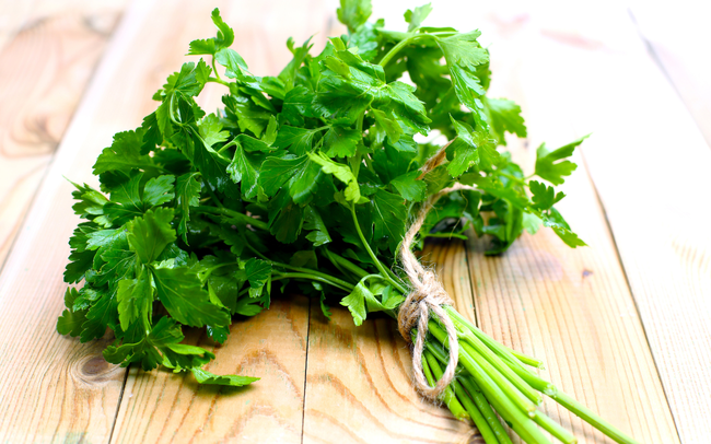 Detox thải độc da chỉ với 1 ly sinh tố màu xanh dễ làm