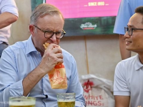 quan banh mi va bia hoi ha noi duoc thu tuong australia ghe an Quán bánh mì và bia hơi Hà Nội được Thủ tướng Australia ghé ăn