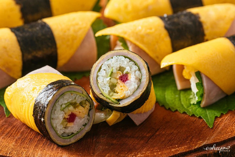 Tuyệt chiêu làm kimbap mùa hè siêu dễ, siêu ngon