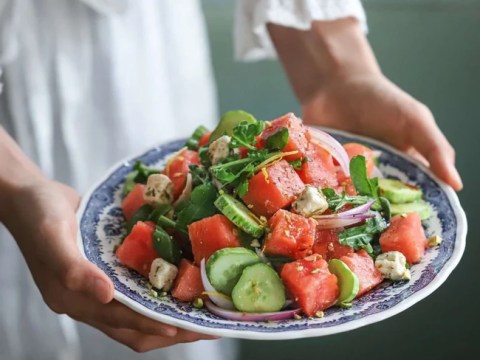 cach lam mon salad kieu dia trung hai giai nhiet ngay he Cách làm món salad kiểu Địa Trung Hải giải nhiệt ngày hè