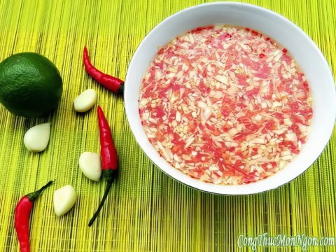 cach pha nuoc cham nem cuc chuan pEH51C Cách pha nước chấm nem cực chuẩn