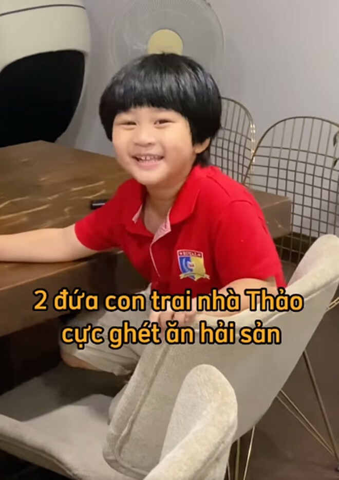 Vợ Hoàng Bách làm món vét tủ lạnh ngon ngất ngây, lúc nấu mẹ chồng phán: 