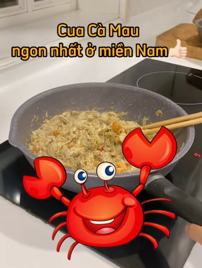 Vợ Hoàng Bách làm món vét tủ lạnh ngon ngất ngây, lúc nấu mẹ chồng phán: 