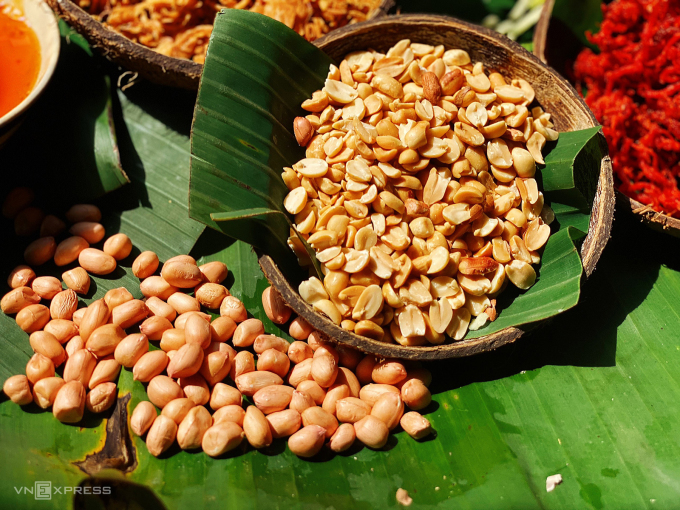 Cách làm bánh tráng trộn chuẩn vị Sài Gòn