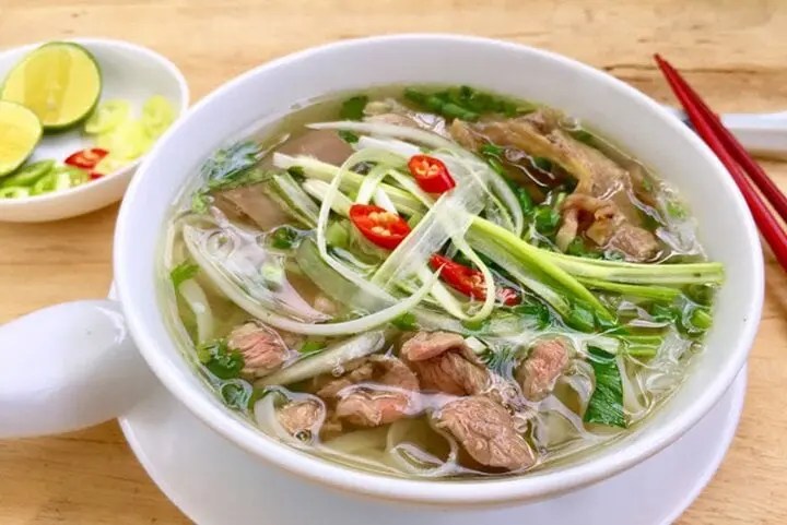 Phở Hà Nội, canh cá Quỳnh Côi, chả mực Hạ Long lọt top 121 món ngon Việt Nam