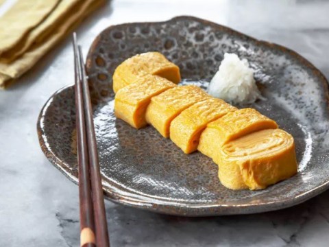 cach lam trung cuon tamagoyaki chuan nhat ban cuc de dang Cách làm trứng cuộn Tamagoyaki chuẩn Nhật Bản cực dễ dàng