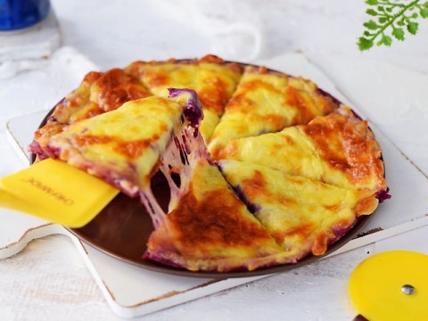 nha con cu khoai lang tim dem lam banh pizza ai cung ngac nhien nhin thanh pham cho ngay 100 diem khong c Nhà còn củ khoai lang tím đem làm bánh pizza ai cũng ngạc nhiên, nhìn thành phẩm cho ngay 100 điểm "không có nhưng"