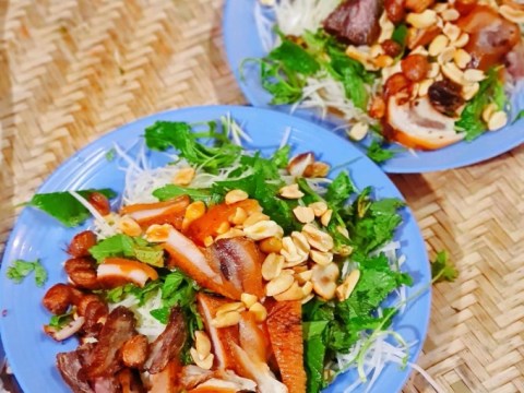 nom lim ta la via he pho hang bun Nộm lim tá lả vỉa hè phố Hàng Bún