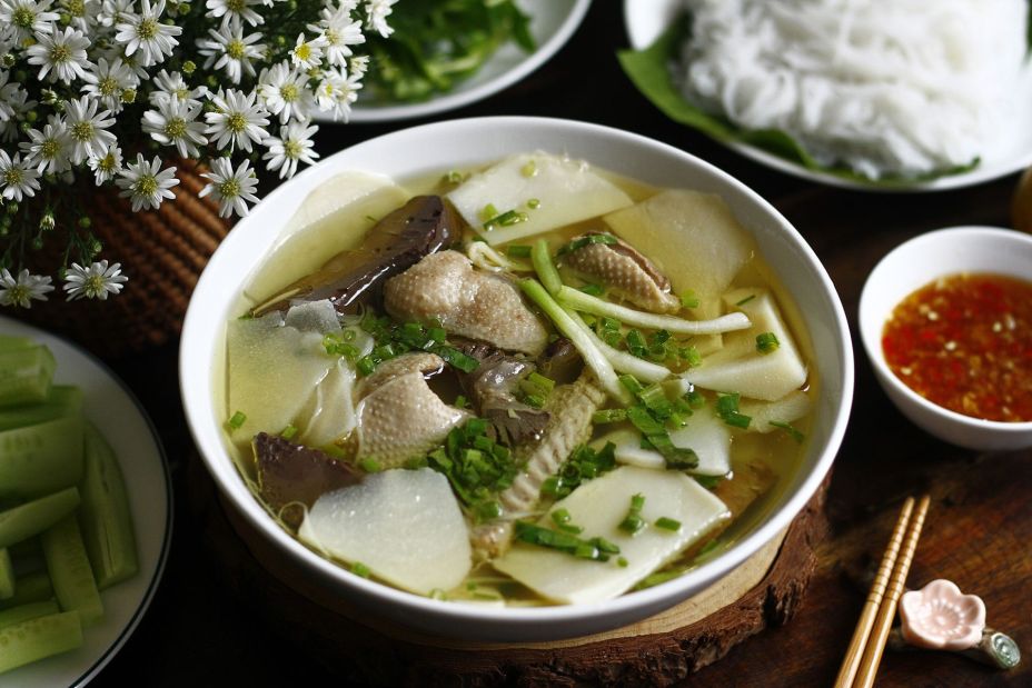 Canh vịt nấu măng kiểu Bắc