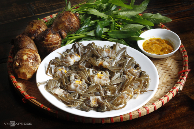 Canh rạm khoai sọ rau muống