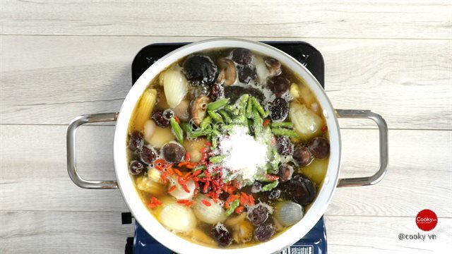 Lẩu gà ớt hiểm