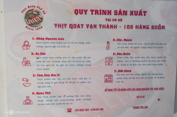 Hàng thịt quay hơn 70 năm ở phố cổ Hà Nội