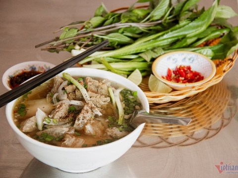 la mieng mon pho bo cua nguoi cham o an giang nuoc dung duoc ninh 15 tieng Lạ miệng món phở bò của người Chăm ở An Giang, nước dùng được ninh 15 tiếng